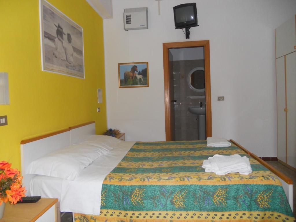 Hotel Pigalle Rimini Room photo